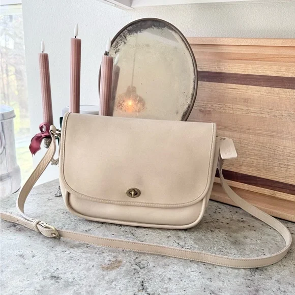 Vintage Coach Court Bag 9790| Cream Leather Crossbody Turnlock| USA Made - Picture 1 of 9